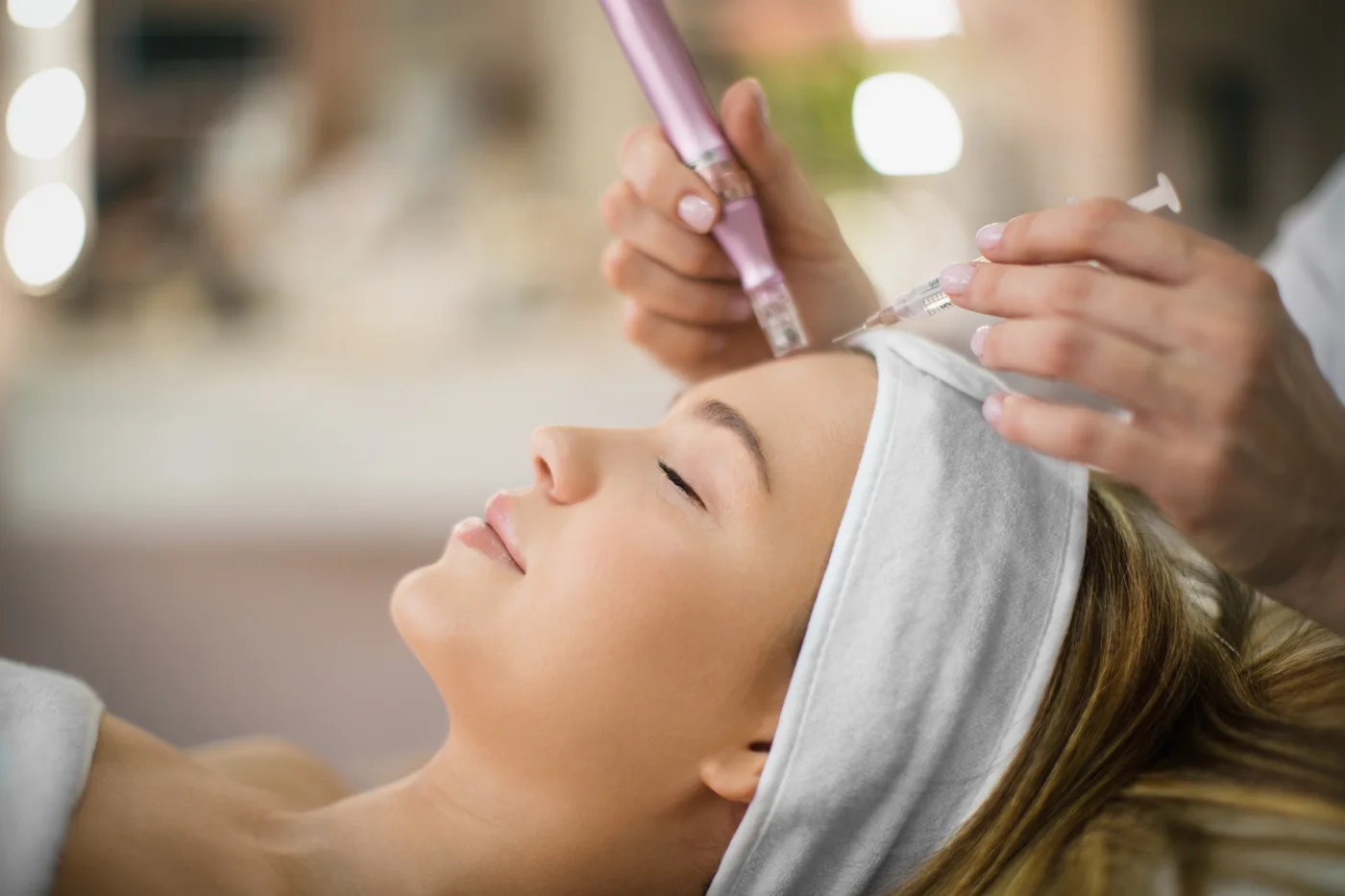 Microneedling treatment illustration